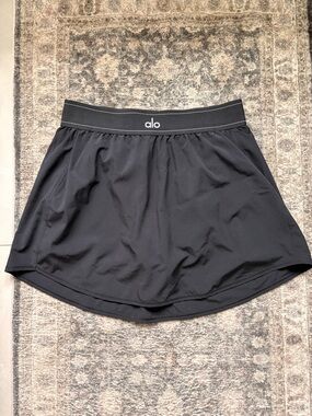 ALO Yoga Black A-Line Athletic Skirt with Logo Waistband